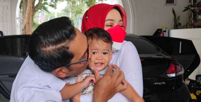 Kang Emil yang Mencontohkan