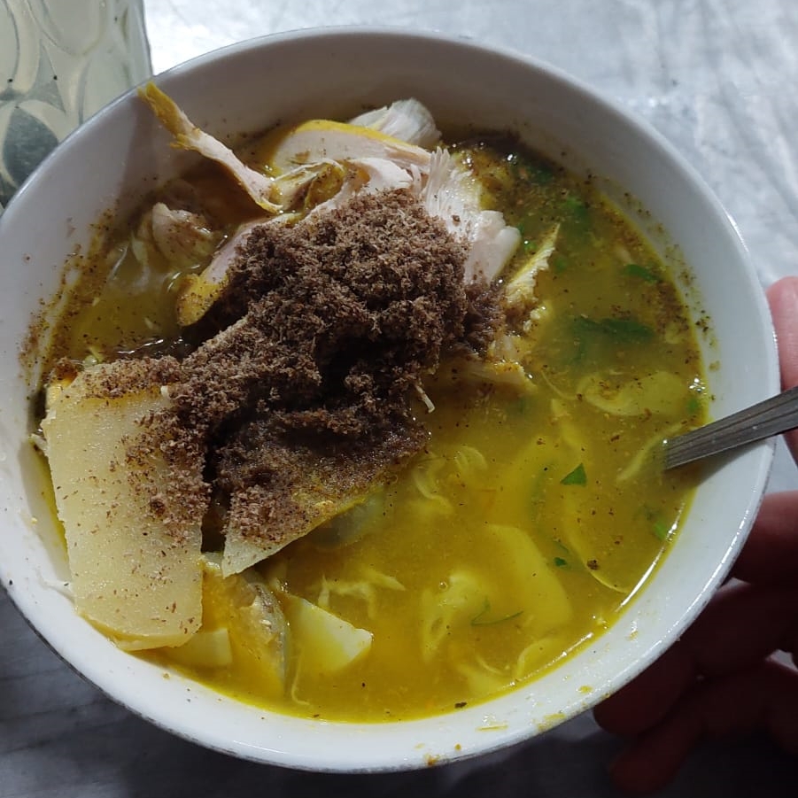 Dari Pikulan Pinggir Jalan ke Meja Makan Kolonial