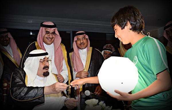Bocah Penerima Pulpen Rp 30 M dari Raja Saudi Jadi Selebriti