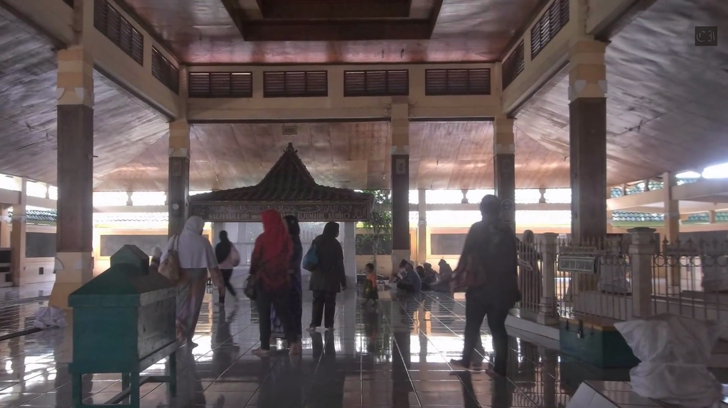 Cerita Makam Islam di Jantung Majapahit