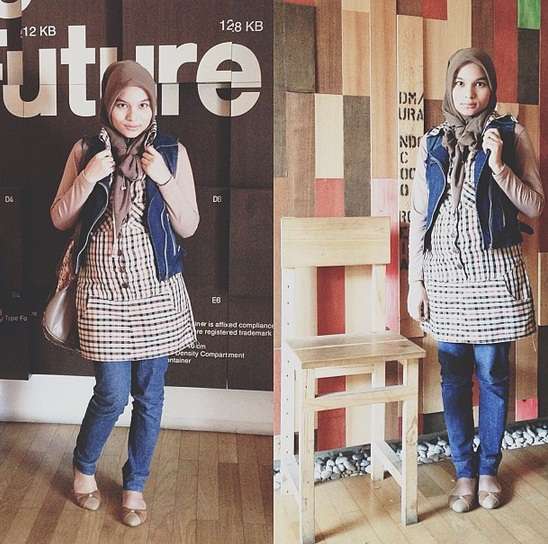 Hijaber Hamil Tampil Gaya dengan Jins