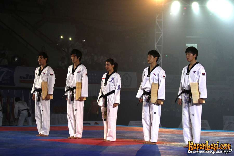 Si Cantik Tya Ariestya dan Taekwondo Si Cantik Tya Ariestya dan Taekwondo