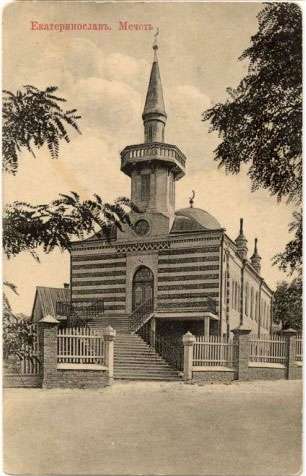 Gubernur Yahudi Kembalikan Masjid yang Disita Penguasa Komunis