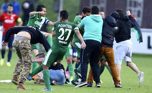 Protes Invasi Gaza, Tim Sepakbola Israel Diserang