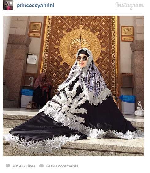 Baju Lebaran Syahrini Ini Bikin Heboh
