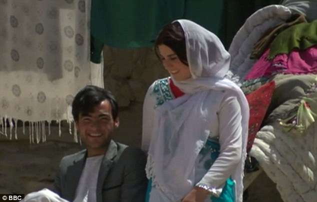 Romeo-Juliet Afghanistan, Bulan Madu di Dalam Gua