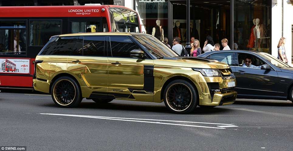 Cara Playboy Arab Boyong Mobil Mewah ke London