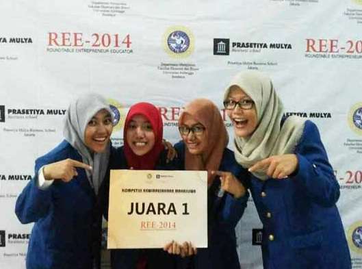 Awalnya Tugas Kuliah, Kini Jadi Juragan Rok Hijabers Awalnya Tugas Kuliah, Kini Jadi Juragan Rok Hijabers