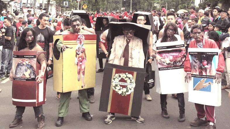 Yonna Kairupan, Hijaber Perias Mayat Hidup Yonna Kairupan, Hijaber Perias Mayat Hidup