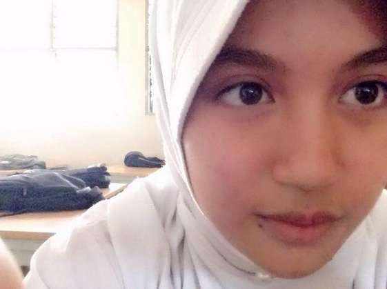 Berhijab, Nabilah JKT48 Selfie Cantik di Kelas