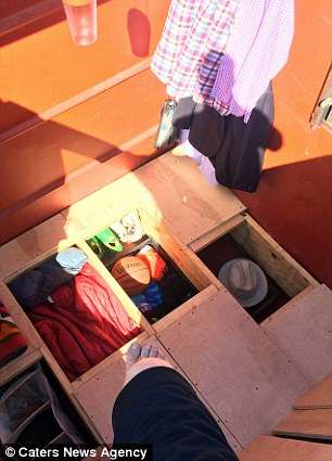 Profesor Ini Lebih Bahagia Tinggal di Tempat Sampah Profesor Ini Lebih Bahagia Tinggal di Tempat Sampah