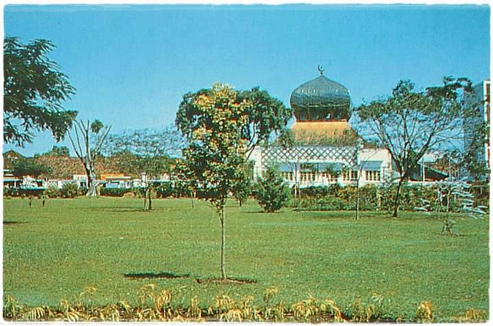 Masjid Raya Bandung: Sentuhan Kubah Bawang Soekarno