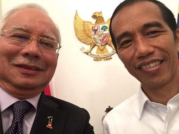 PM Malaysia Pamer Foto Selfie dengan Jokowi