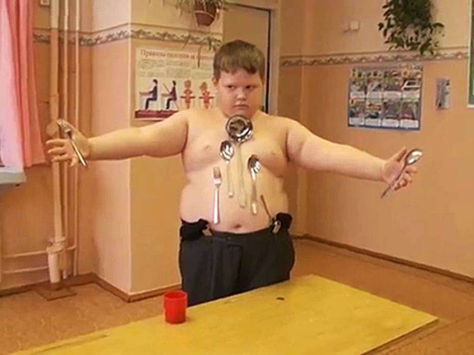 Bocah Ini Punya Kekuatan Super Usai Tersengat Listrik Bocah Ini Punya Kekuatan Super Usai Tersengat Listrik