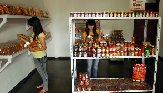 Gila Pedas, Pria Ini Raup Puluhan Jutaan Rupiah Gila Pedas, Pria Ini Raup Puluhan Jutaan Rupiah