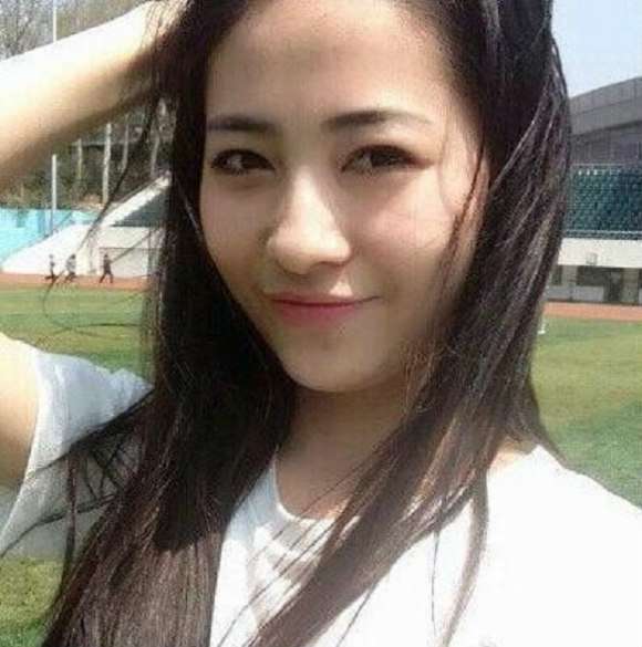 Guru Cantik Ini Bikin Siswa Betah Belajar