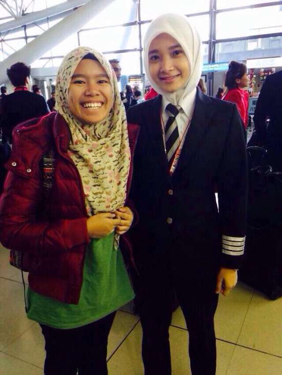 Pilot Imut Berhijab Panen Pujian di Sosmed