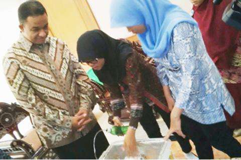 Kulkas Unik Buatan Siswa Hijaber Palembang Pukau Amerika Kulkas Unik Buatan Siswa Hijaber Palembang Pukau Amerika