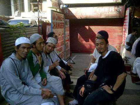 Momen Reza NOAH Dalami Islam