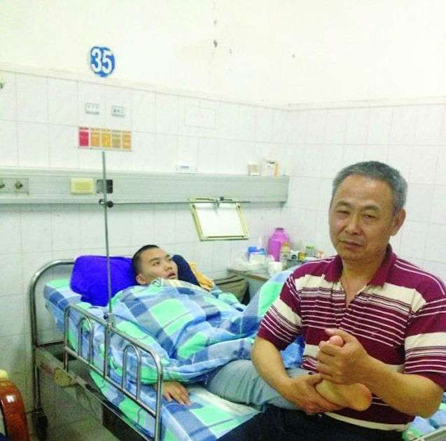 Koma Setahun, Sadar Setelah Melihat Selembar Uang
