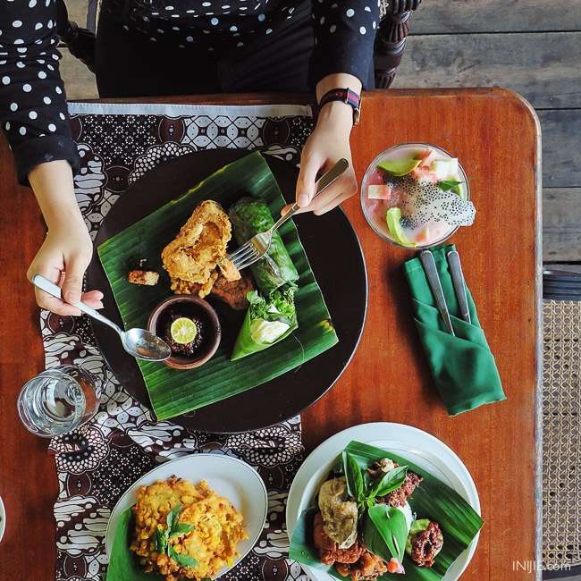 Taman Indie Resto: Manjakan Perut Serta Mata