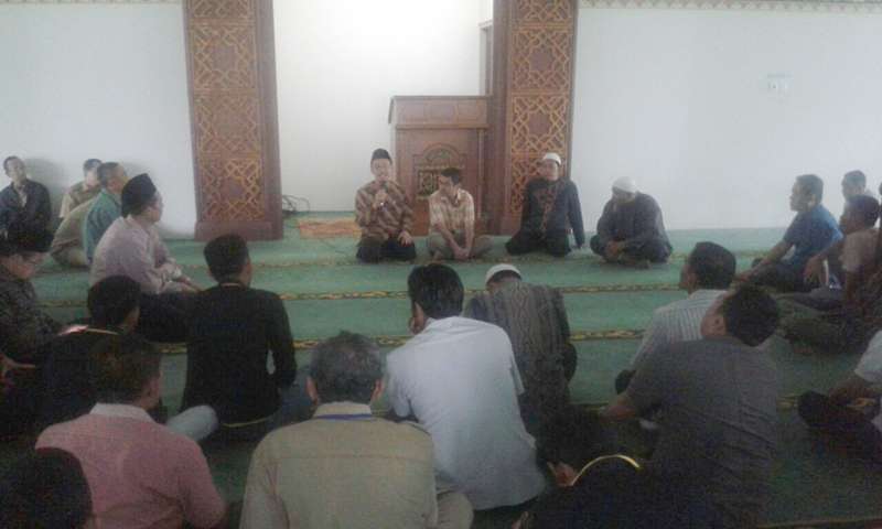 Kumandang Azan di Televisi Tuntun Hendrik Peluk Islam