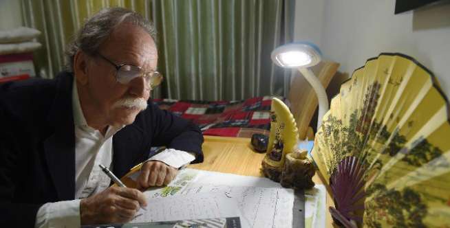 Heboh Profesor di Tiongkok Berwajah Mirip Einstein