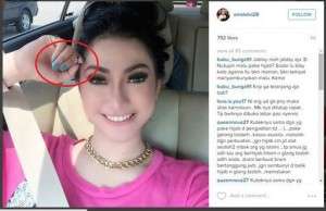 Kala Artis AA Mendadak Bercadar Saat Hadiri Persidangan