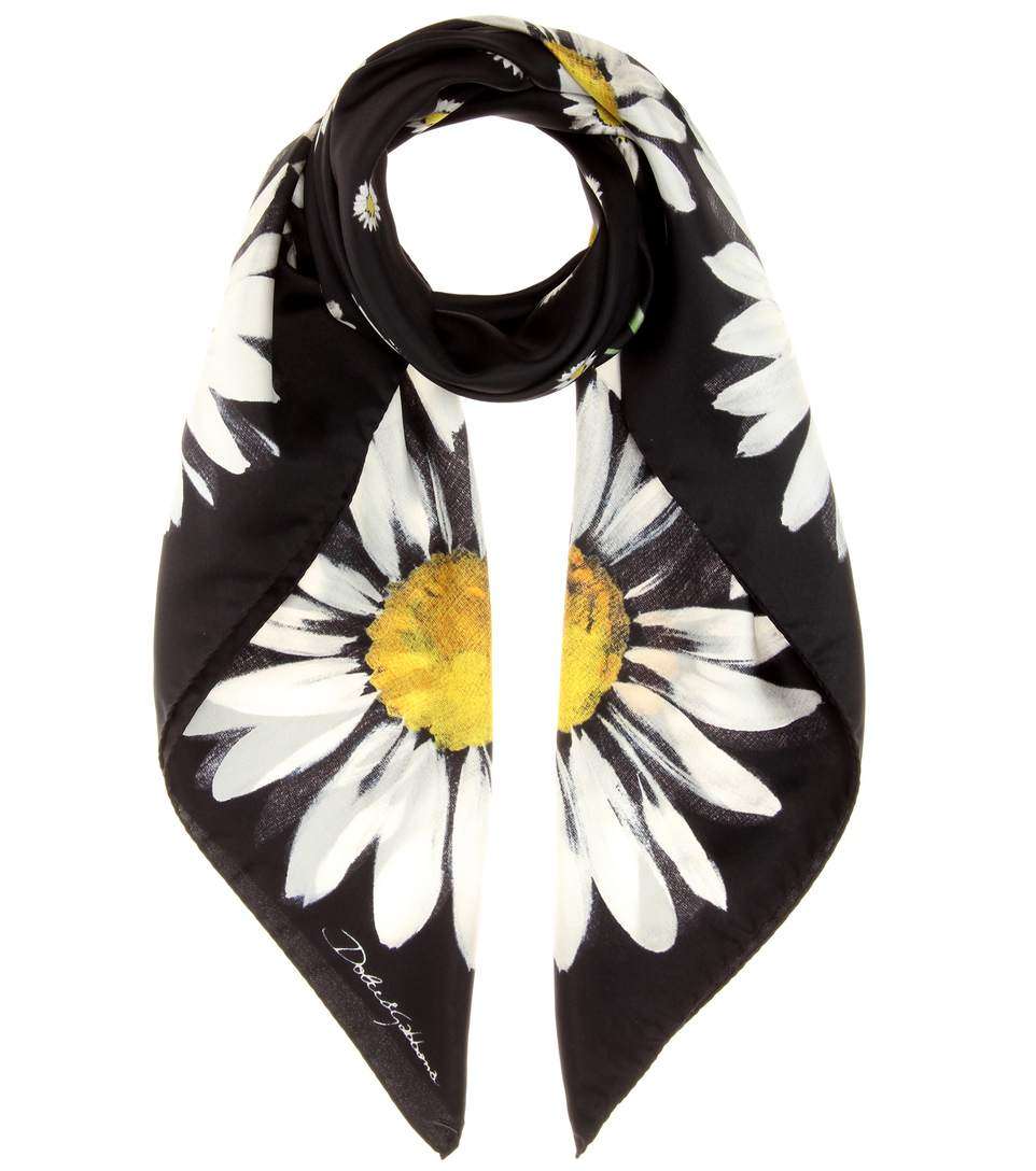 Deretan Scarf Berbahan Silk dari Brand Terkenal Dunia