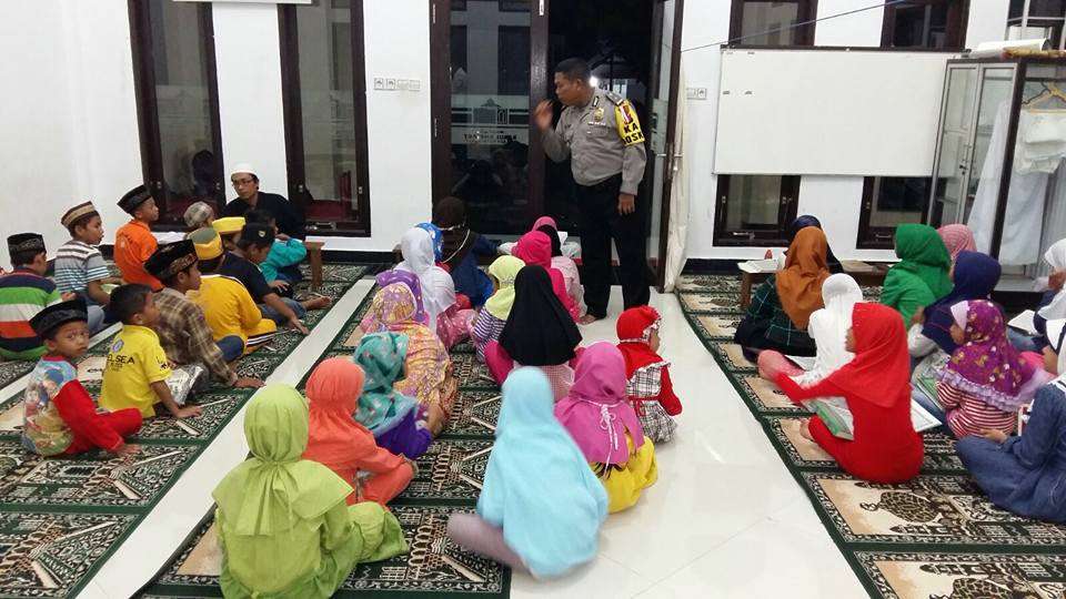 Kompol Kasdi, Guru Ngaji Idola Anak-anak