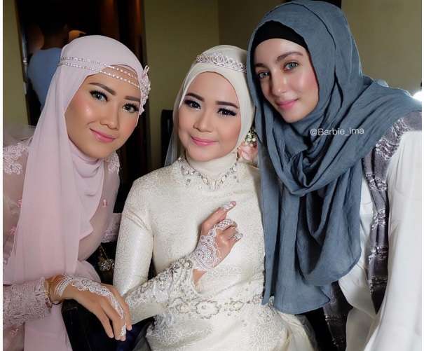 Indahnya Seni Menghias Tangan ala Barbie Ima