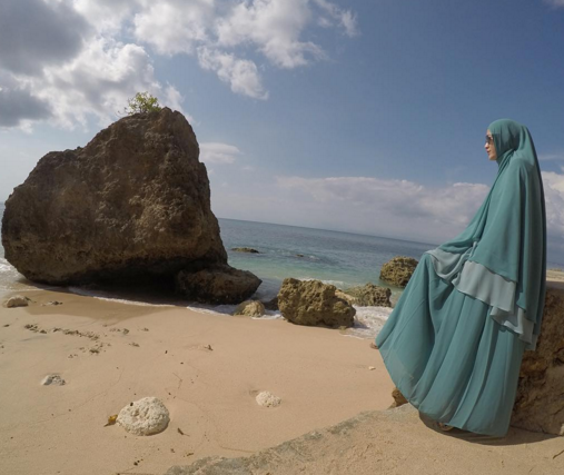 Signature Style Hijab Artis Indonesia