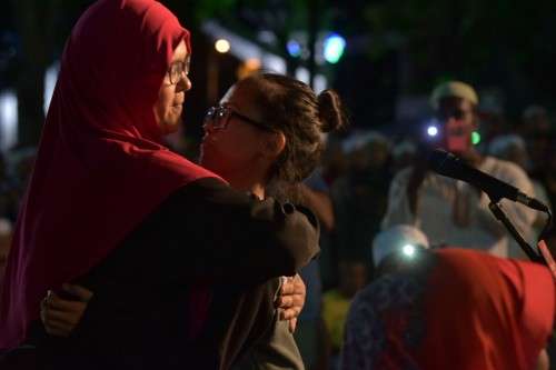 Mengharukan, Masuk Islam Disaksikan 40.000 Orang