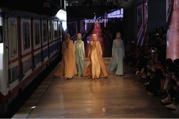 Desainer Indonesia Fashion Show di Stasiun Istanbul