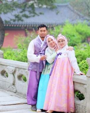 Wajah Awet Muda Istri Aa Gym Bikin Pangling