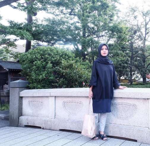 Tips Mengenakan Oversize Top dari Restu Anggraini