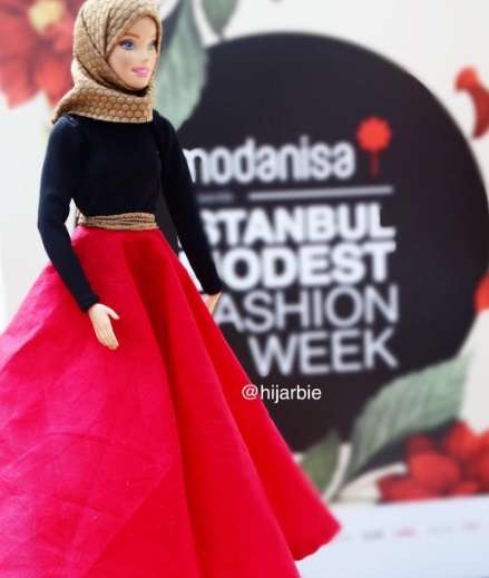 Mengenal Pembuat Hijarbie, Barbie yang Berhijab Mengenal Pembuat Hijarbie, Barbie yang Berhijab