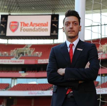 Subhannallah, Bintang Arsenal Umroh Panen Doa