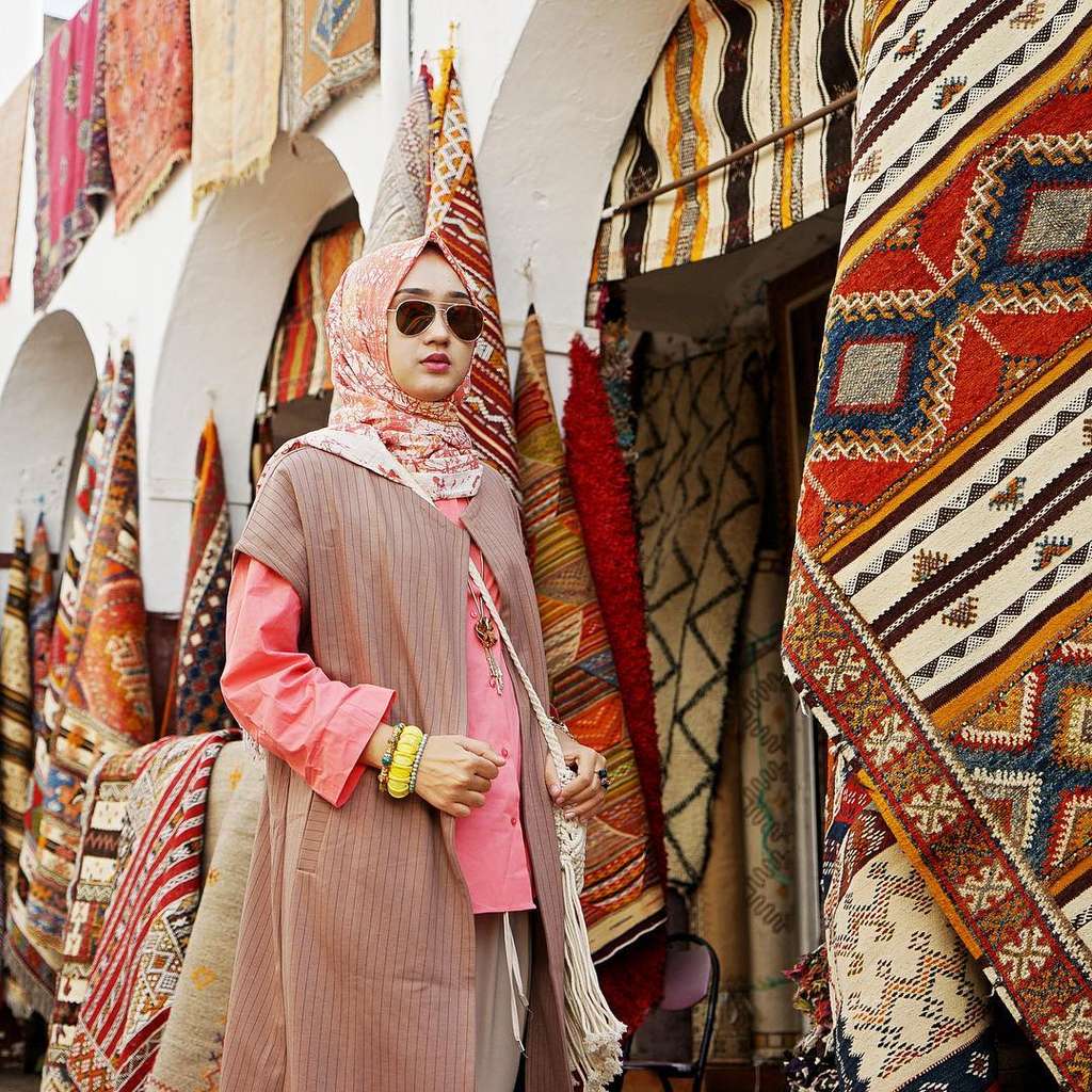 Cantiknya Dian Pelangi Berlibur di Maroko