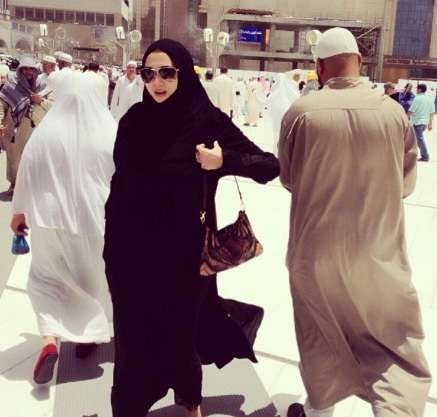 Penampilan AUra Kasih begitu berbeda