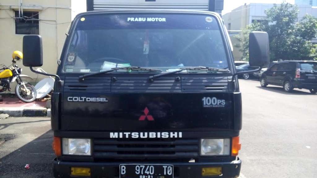 Polisi Amankan Mobil Ahmad Dhani