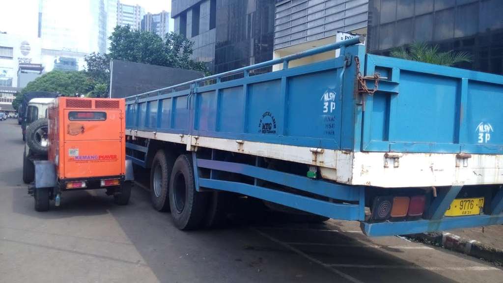 Polisi Amankan Mobil Ahmad Dhani