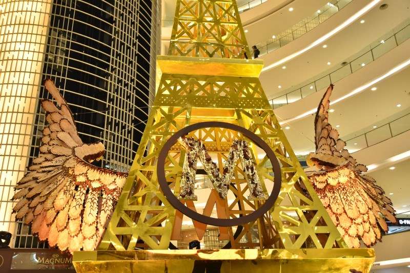 Kemegahan Menara Eiffel Karya Perancang Perhiasan