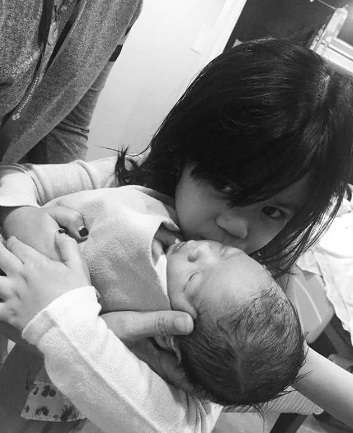 Mulan Melahirkan, Dhani: Anak Saya Sangat Nusantara