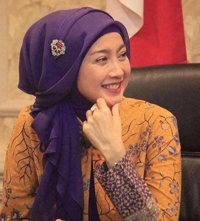 Mantan Pacar Dekat dengan Maia, Ini Reaksi Desy Ratnasari