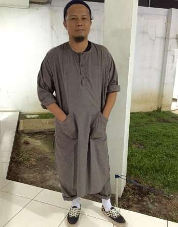 Penampilan Reza NOAH Curi Perhatian Netizen