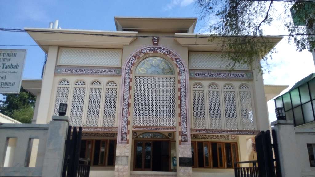 Mengenal Masjid At Taubah, Petilasan Habib Kuncung