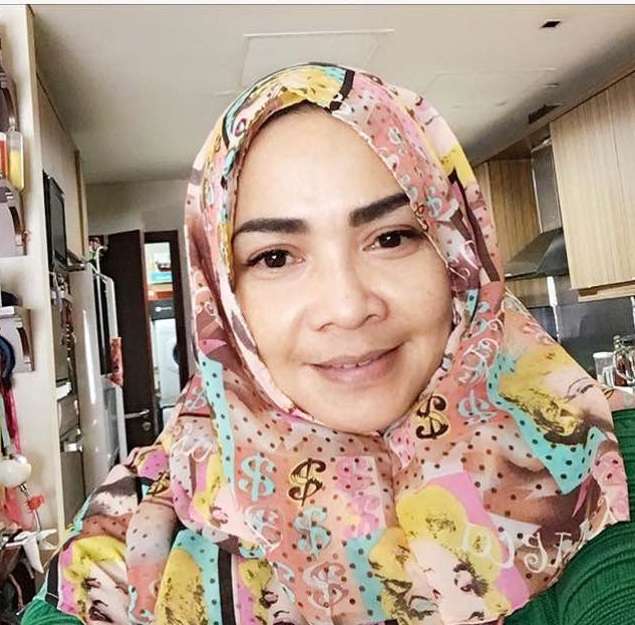 Berhijab, Mertua Raffi Ahmad Didoakan Melly Goeslaw