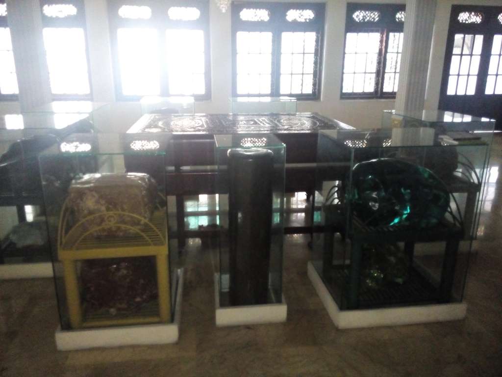 Masjid Perahu Kasablanka, Keunikan Di Sela Pencakar Langit