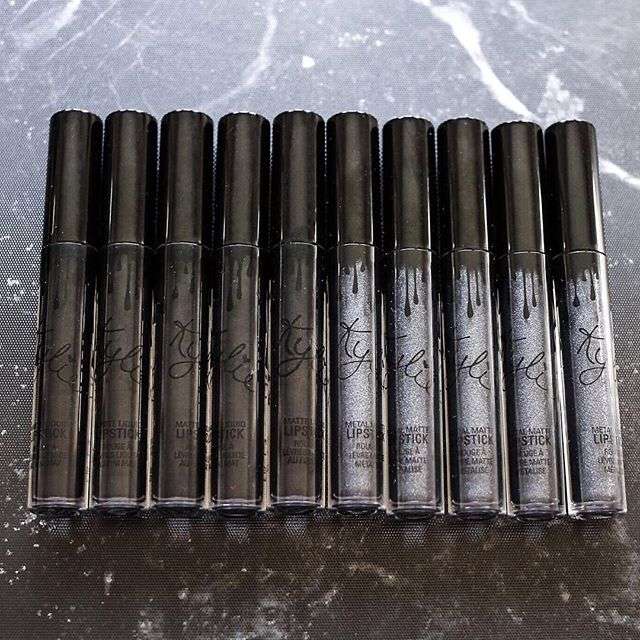 Kejutan Kylie Jenner untuk Pecinta Lipstik